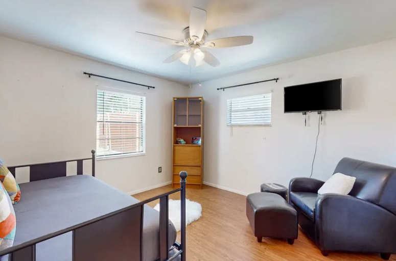 Bedroom 2, Sunset Oasis, Citrus