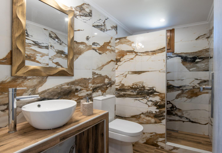 Bathroom 2, House Draganis, Central Macedonia