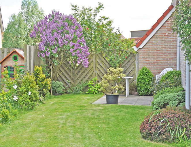 Garden 4, Beachside Retreat w/ BBQ, Sluis