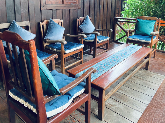 Others 5, Villa de Mekong, Vientiane