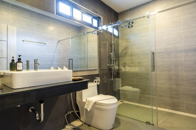 Bathroom 6