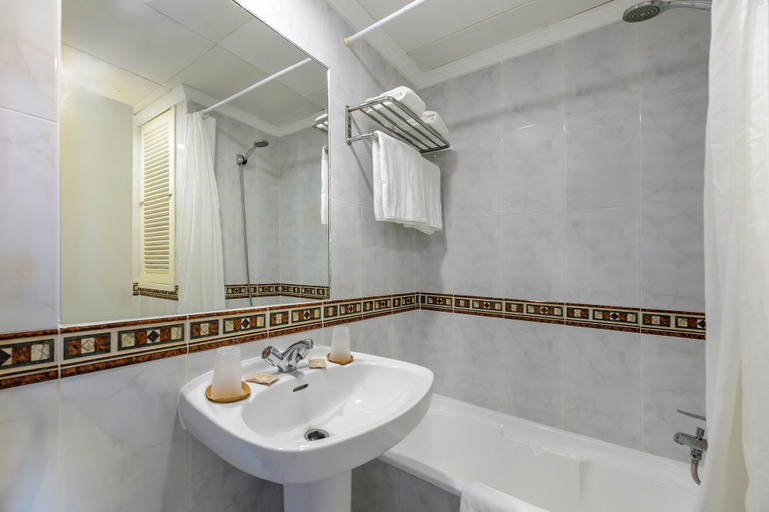 Bathroom 4, Hotel Vibra Riviera, Baleares