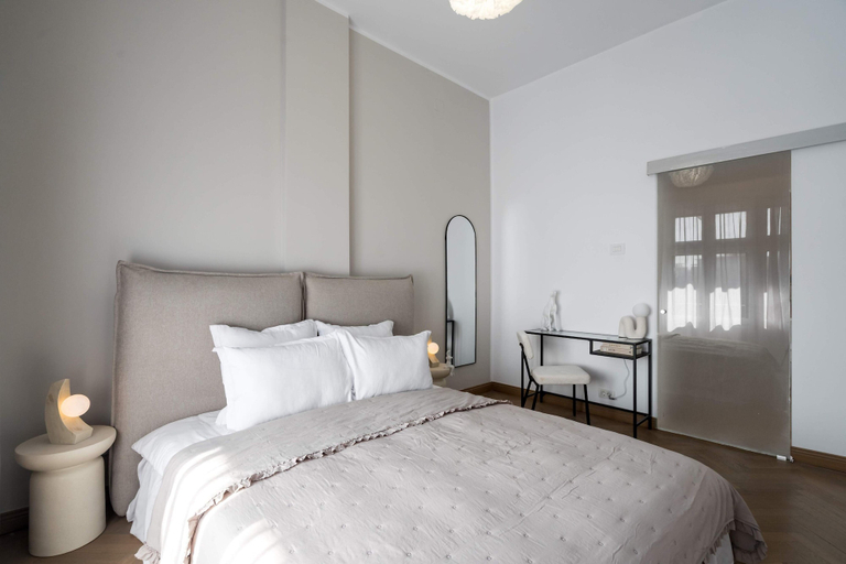 Others 2, Calea 3BR Victoriei Stunner - Two Living Rooms - Balconies on the Avenue, Municipiul Bucuresti