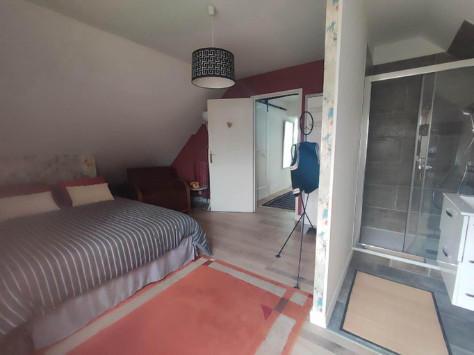 Bedroom, LE CLOCOONING Chambres d'Hotes chez l'habitant, Allier