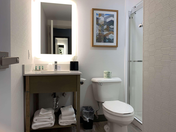 Bathroom 4, Best Western West Lebanon- Hanover Hotel, Grafton