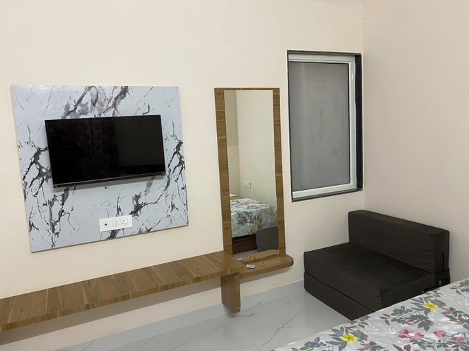 Others 5, Hotel Banshi wala, Sikar