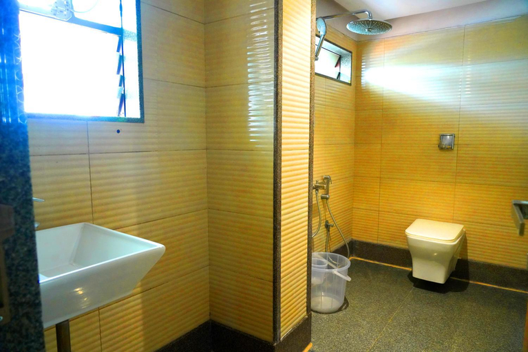 Bathroom 4, SRI BRUNDAVAN GRAND INN, Visakhapatnam