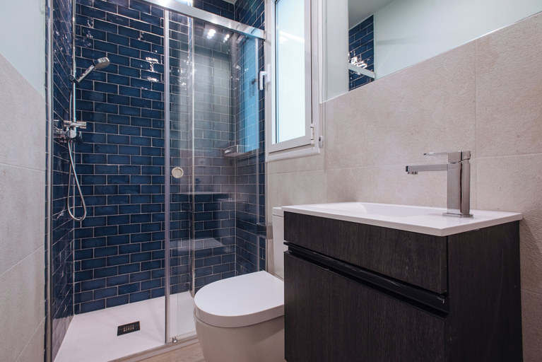 Bathroom 4, Sercotel Sevilla Guadalquivir Suites, Sevilla