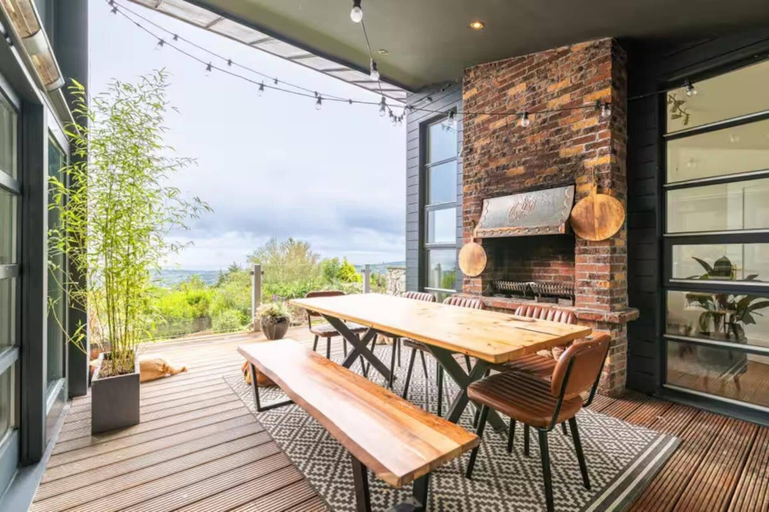 Outdoor dining 3, Luxury Mansion in Dublin 18, Dublin