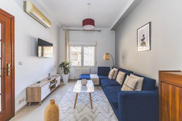 Others 5, Charmant Appartement au Cœur d'Hydra, El Achour