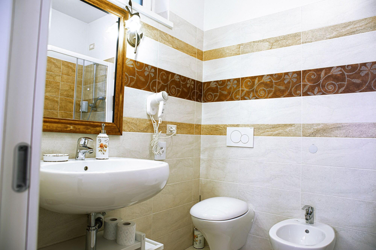 Bathroom 4, Casa Novecento, Belluno