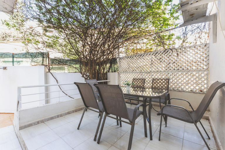 Others 5, Charmant Appartement au Cœur d'Hydra, El Achour