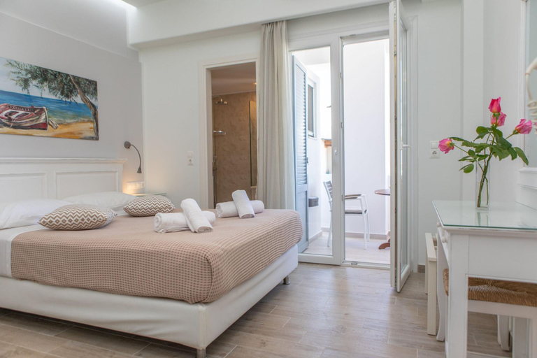 Bedroom 4, Nikos Verikokos Studios, South Aegean