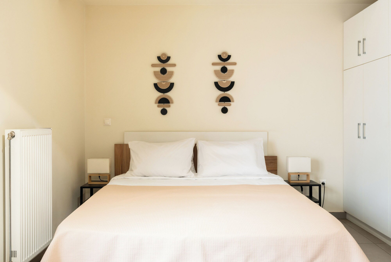 Others 2, Elysee apartment 7, Attica