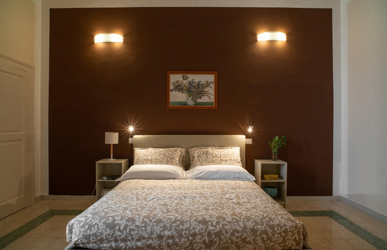 Bedroom 3, Corte Nicolaiana con Balcone by Wonderful Italy, Bari