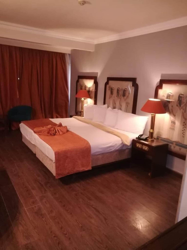 Bedroom 2, Zayed Hotel & Restaurant, Al-'Ajuzah
