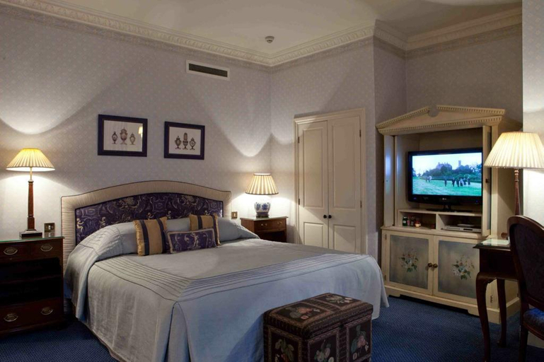 Bedroom 4, Leonard, London