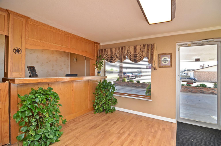 Public Area 2, Americas Best Value Inn Stephenville, Erath