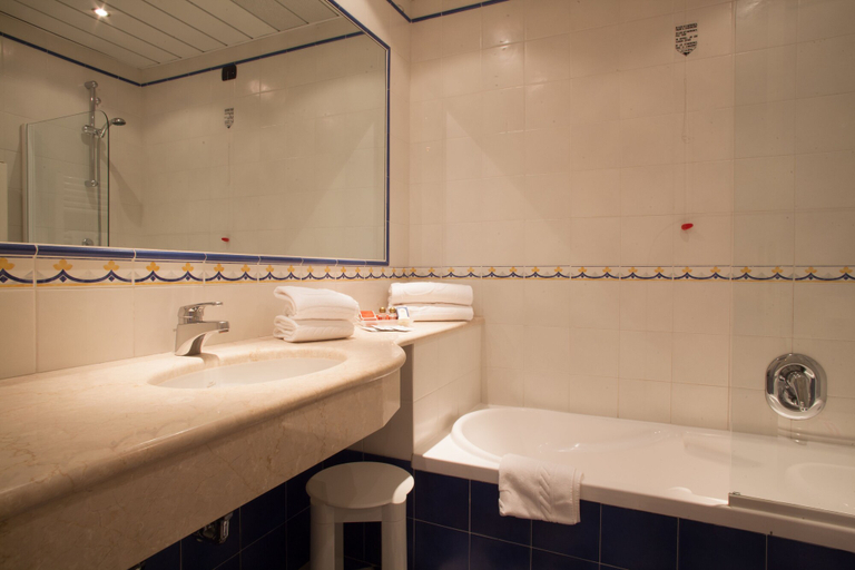 Bathroom 5, Hotel Boffenigo The Golden Hour, Verona