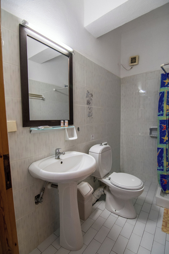 Bathroom 5, Hotel Agios Thomas, Epirus
