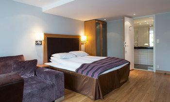 Others 2, Thon Hotel Asker, Asker
