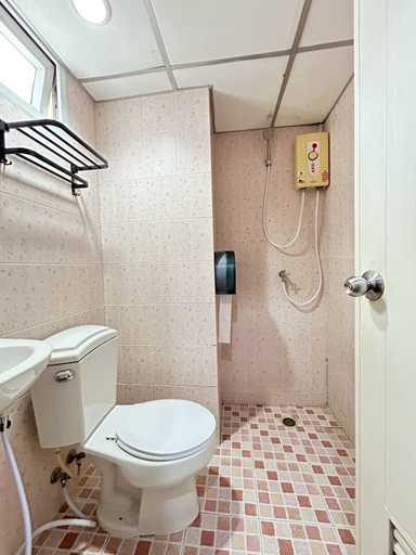 Bathroom 4