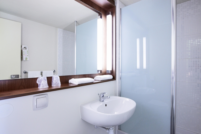 Bathroom 4, Campanile Montbeliard - Sochaux, Doubs