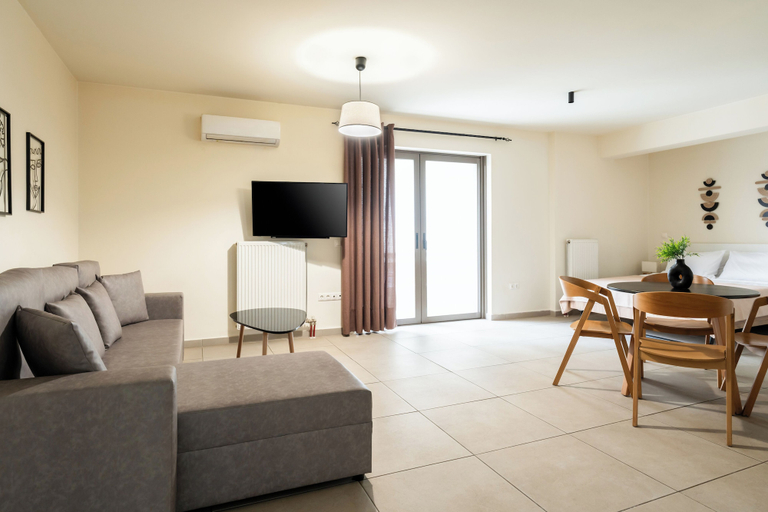 Others 5, Elysee apartment 5, Attica
