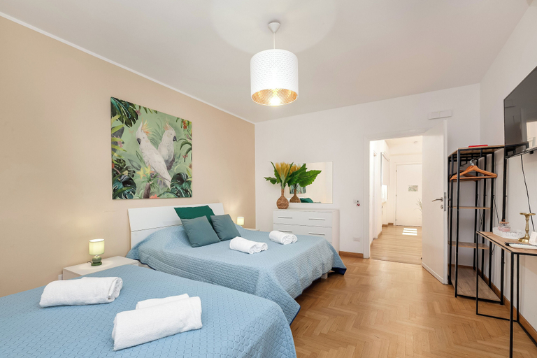 Bedroom 2, Vatican Luxury Apartment, Rome