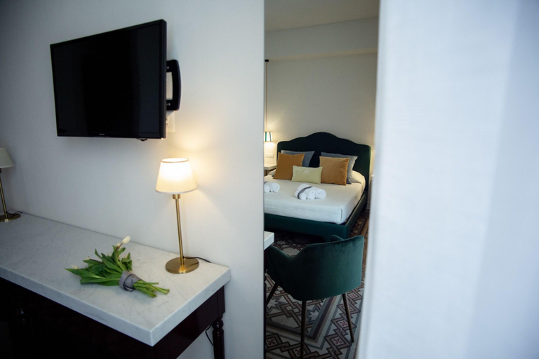 Bedroom 3, Suite 35, Catania