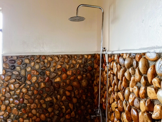 Bathroom 3, Bwindi Neckview Lodge, Kinkiizi