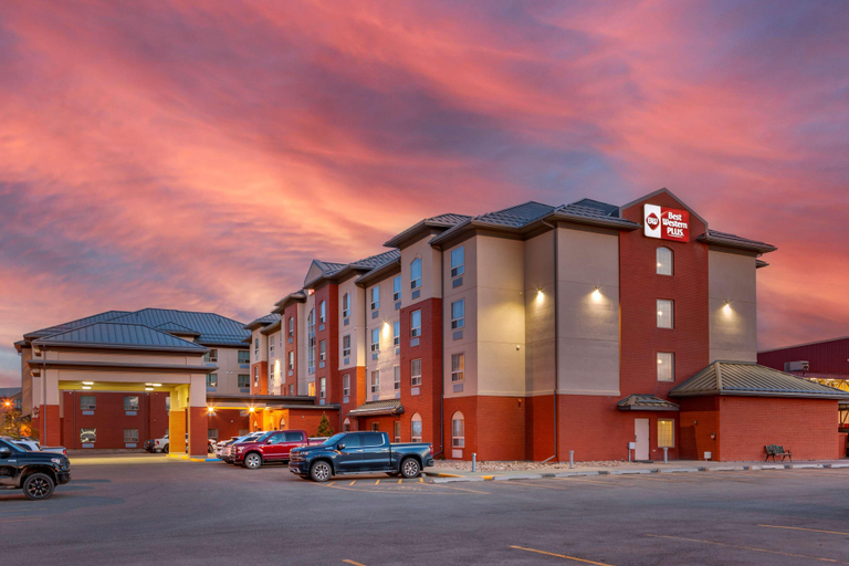Exterior & Views 2, Best Western Plus Meridian Hotel, Division No. 17