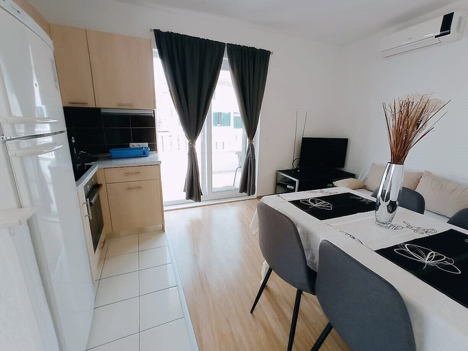 Others 5, Cute apartment in stone house near sea, Marina