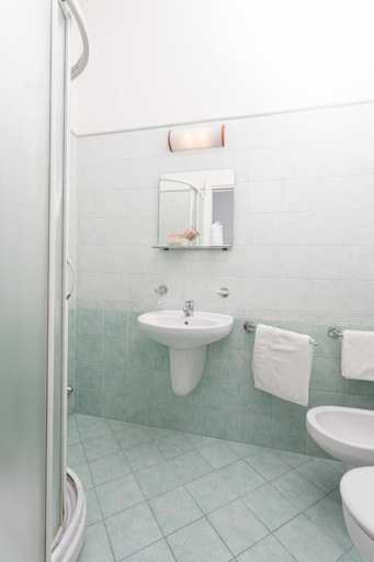 Bathroom 4, Hotel Admiral, Forli' - Cesena