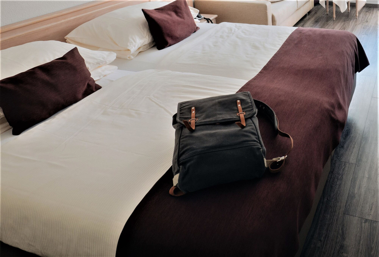 Bedroom 3, Hotel Schweizerhof Gourmet & Spa, Visp