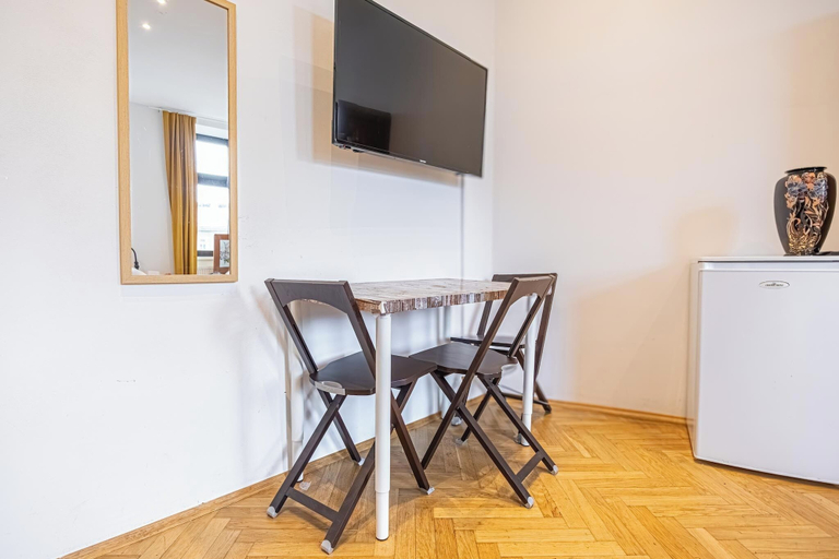 Others 4, Cozy 4BR Apt Garden Close to Danube, Wien
