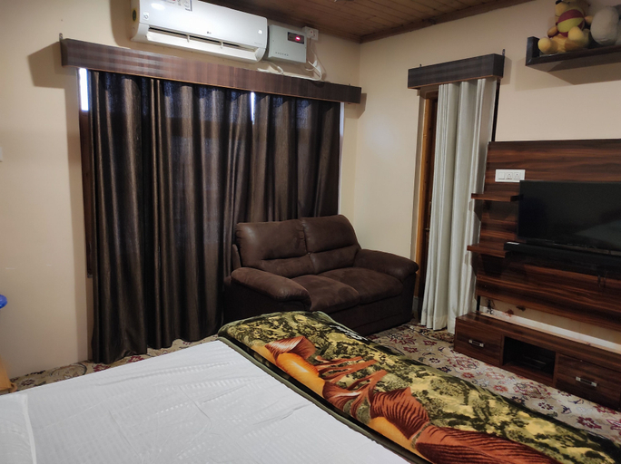 Others 5, Lajawab Homestay, Srinagar