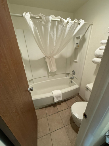 Bathroom 4, Richland Inn & Suites, Richland