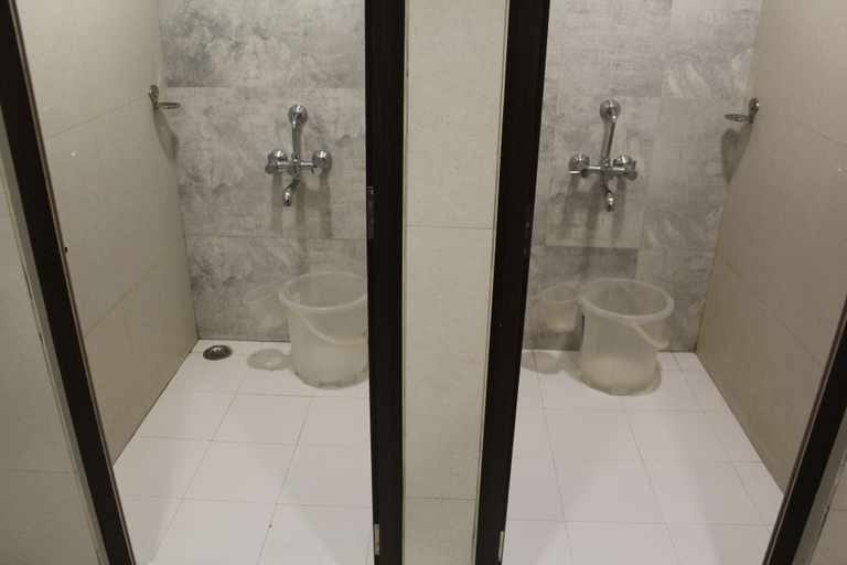 Bathroom 5, Paradise AC Dormitory, Bareilly