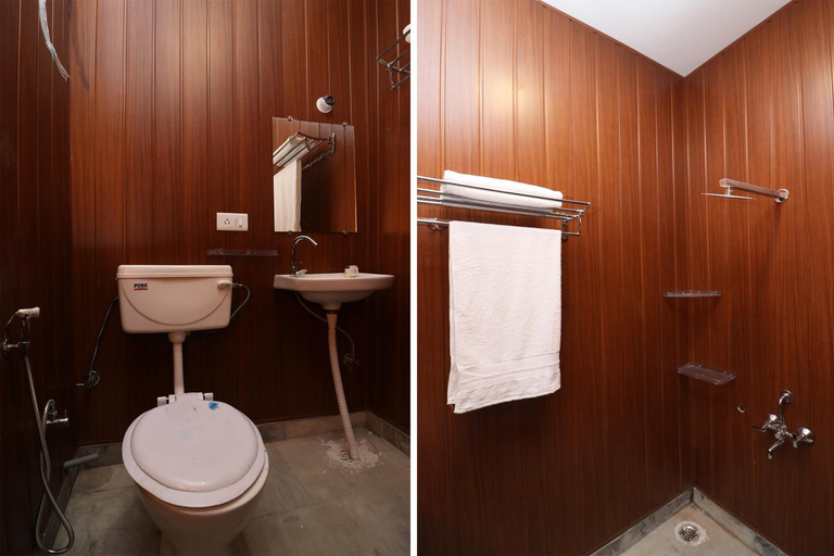 Bathroom 4, Hotel Meerut International, Meerut