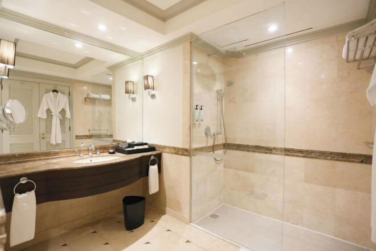Bathroom 19