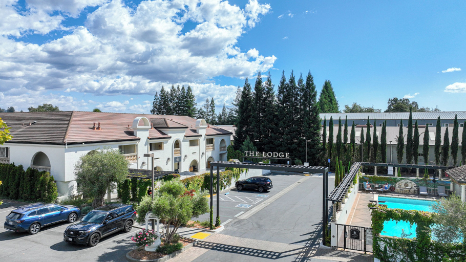 Exterior & Views 2, The Lodge at Healdsburg, Tapestry Collection by Hilton, Sonoma