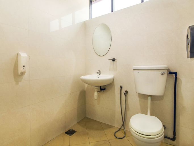 Bathroom 4, Hotel O Purple Town, Sabak Bernam