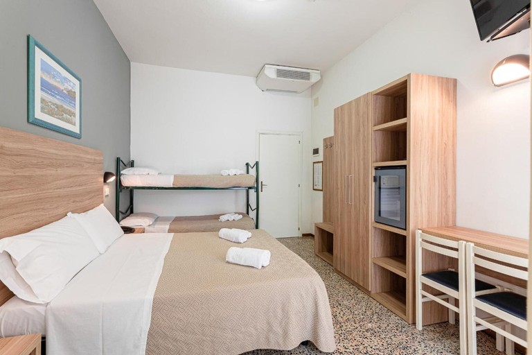 Bedroom 3, Hotel Admiral, Forli' - Cesena