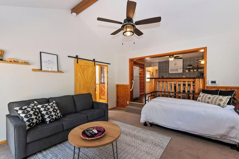 Bedroom, Brother Bear Cabin, San Bernardino