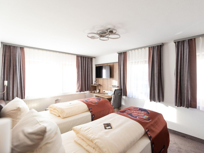 Bedroom 4, Hotel Conditorei Cafe Baier, Zollernalbkreis