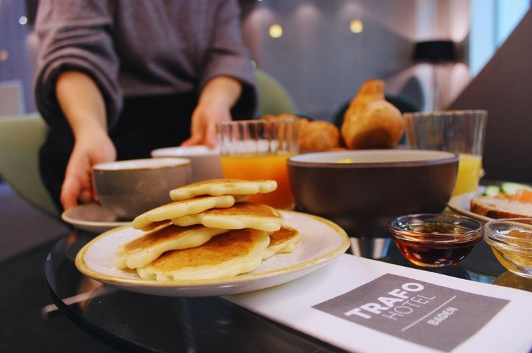 Food & Drinks 11