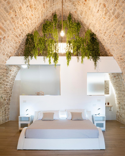 Others 5, Il Lamione, Bari