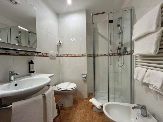 Bathroom 4, Hotel President Venezia, Venezia
