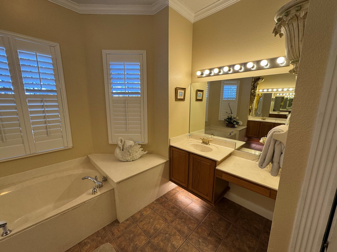 Others 4, Southern Comfort on Hampton Lakes - The Ultimate Luxury Retreat!, Polk